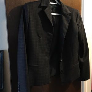 This is a Lauren by Ralph Lauren blazer, s4(w)