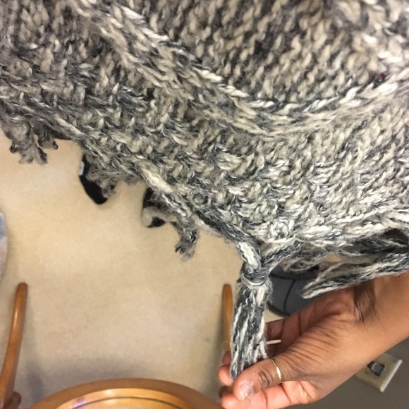 Perfect cozy sweater - Picture 2 of 2