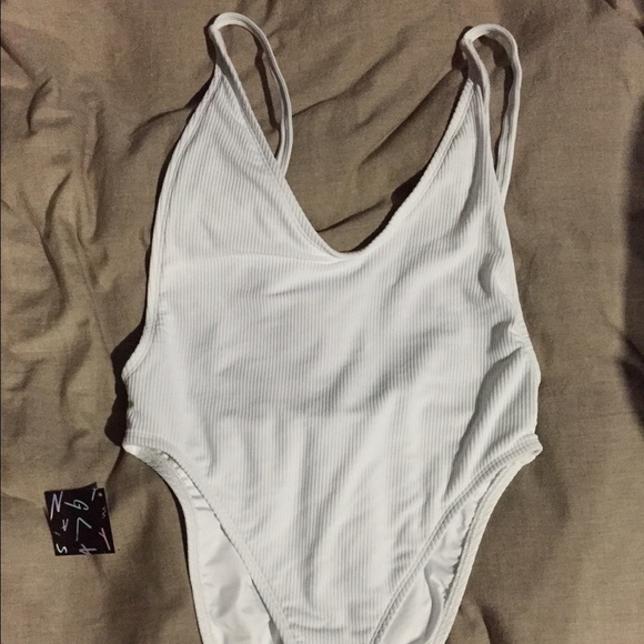 Alina Nasty Gal swimsuit - Picture 2 of 4