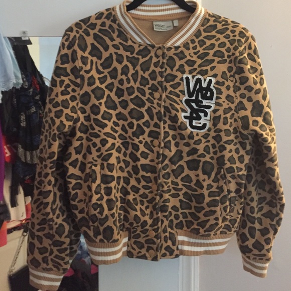 Leopard print bomber size M
