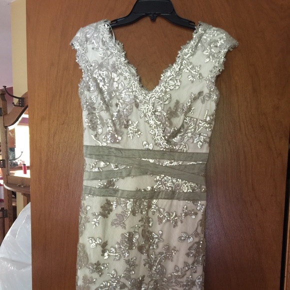 Knee length dress worn for mother of the bride! - Picture 1 of 3