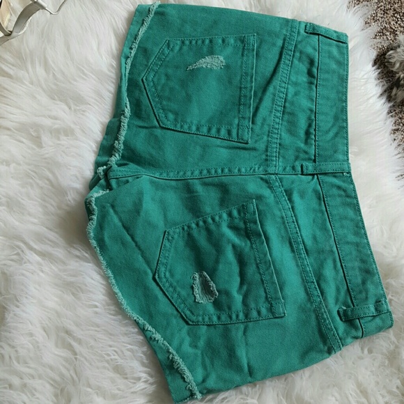 Forever 21 Shorts - Green Forever 21 Shorts Forever 21 Shorts - Green Forever 21 Shorts