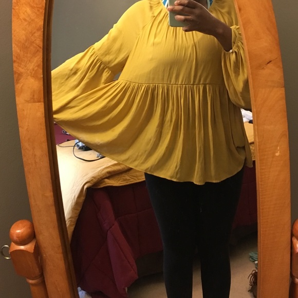 Never moveable blouse - Picture 3 of 3