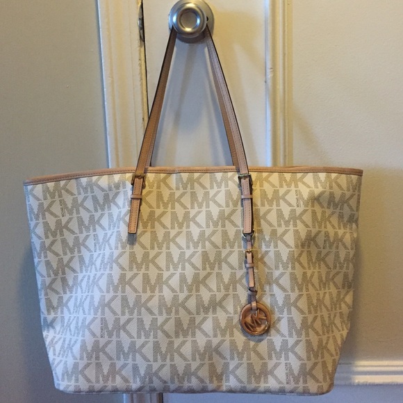 Michale kor tote.
