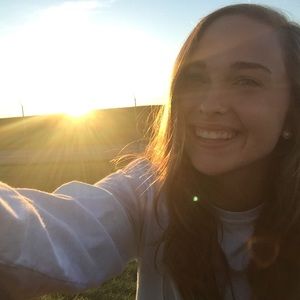 Meet your Posher, Elise