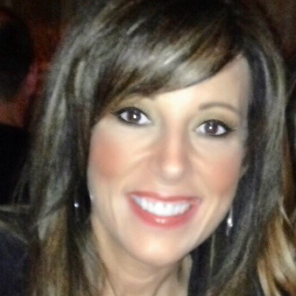 Meet your Posher, Elaine - Picture 1 of 1