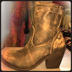 Brown 100% leather boots 🦄👗👢👑👛