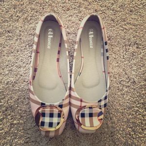Plaid pattern flats
