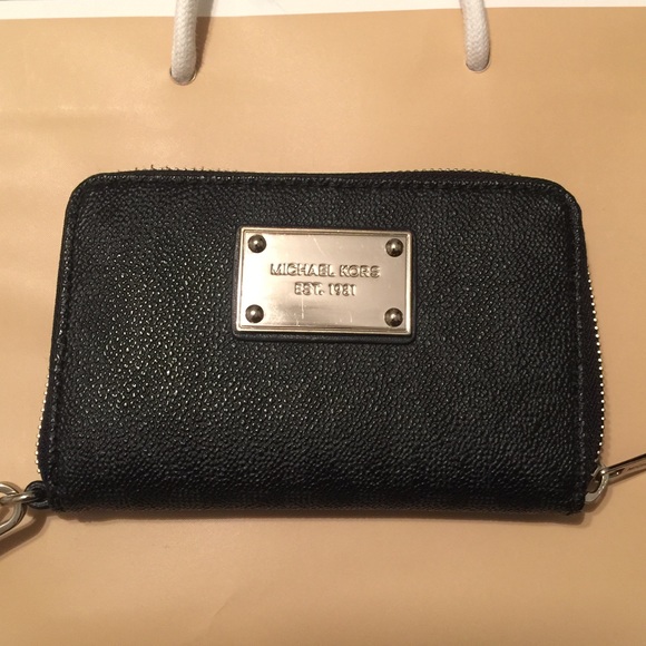 Michael Kors Wristlet
