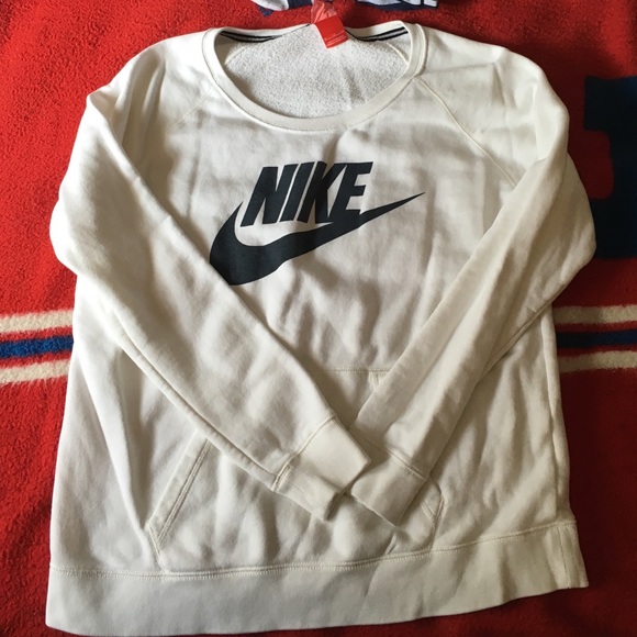 White nike crewneck