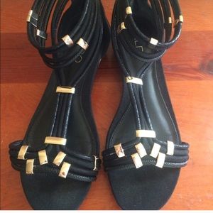Black sandals !