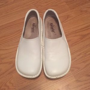 White Debra Alegrias
