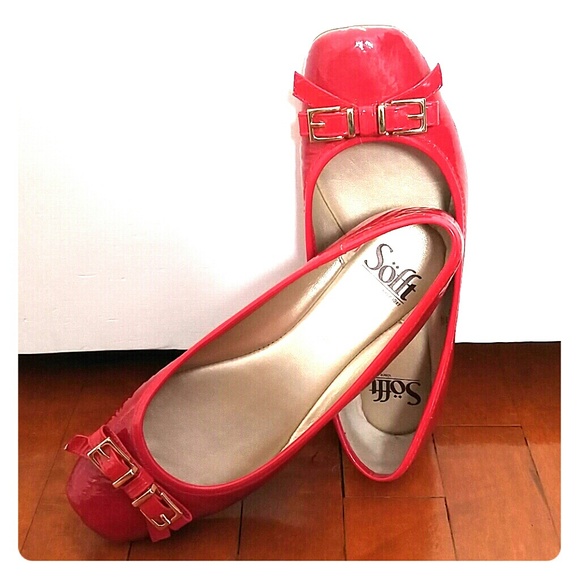Cherry red Sofft ballet flats