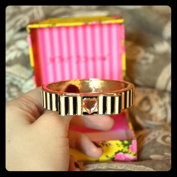 NIB Betsey Johnson Bow Cuff Bracelet