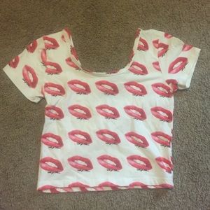 Lips crop top