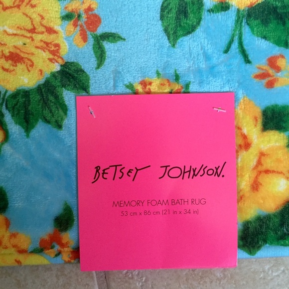 NWT Betsey Johnson Memory Foam Floral Bath Mat Set - Picture 2 of 4