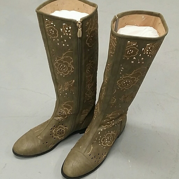 Summer boots