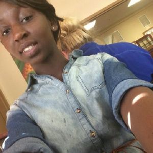 Meet your Posher, Demetra