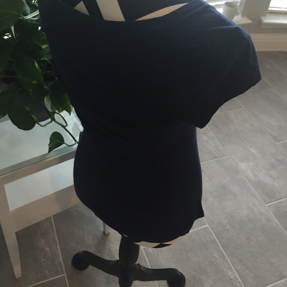 Express Sequined Tee - Picture 4 of 6
