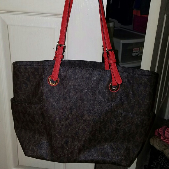 SOLD FLASH SALE!! AUTHENTIC MK - Picture 2 of 4