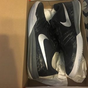 KB mentality size 5y brand new never worn