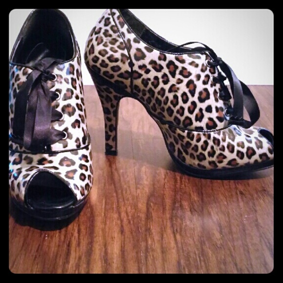 Steve Madden Leopard Print Booties