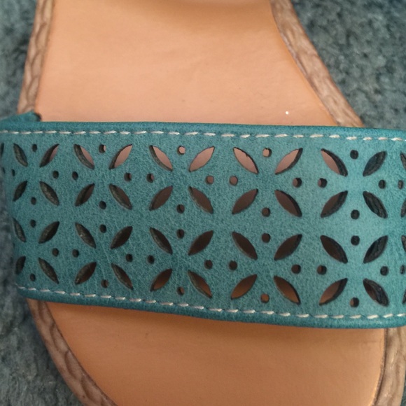 Sale🎉🎉 Sandals - Picture 3 of 3
