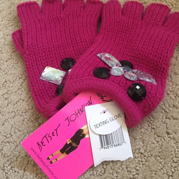 Betsey Johnson texting gloves