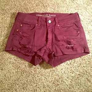 AMERICAN EAGLE maroon shorts