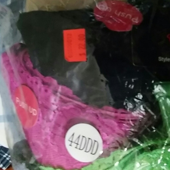 44DDD Bras i want 13.00 each - Picture 2 of 3