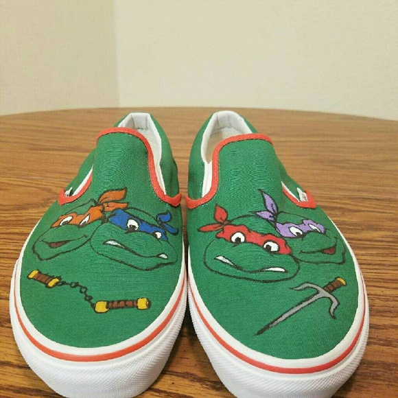 Van's - Picture 1 of 4