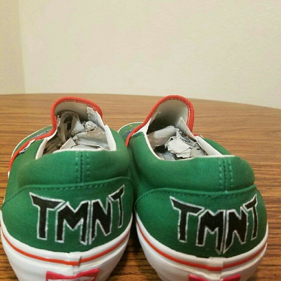 Van's - Picture 2 of 4