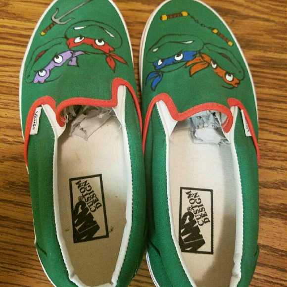 Van's - Picture 3 of 4