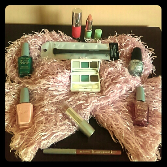 NEW! Lowered price! Clinique & More Makeup Bundle