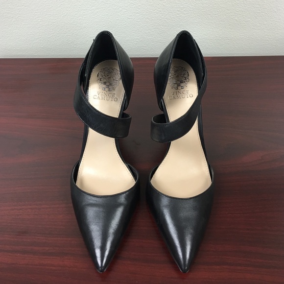 Women's Vince Camuto black leather pumps
