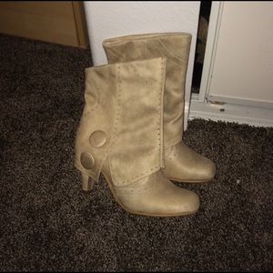 Not Rated Button Bootie size:8.5