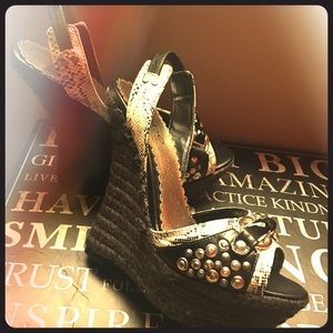 Bebe gorgeous wedges with stud details