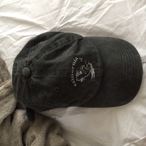 Brandy Melville baseball hat