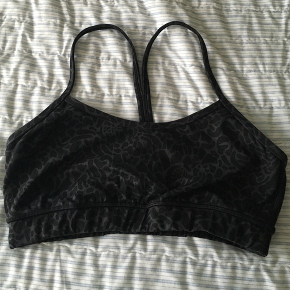 Black lulu lemon sports bra with cool pattern!