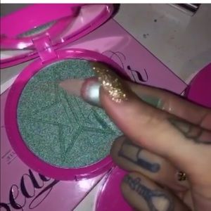 Jeffree star highlighter
