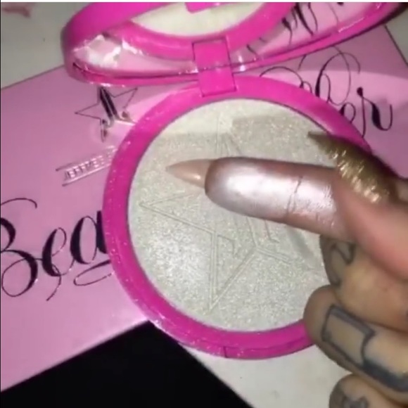 Jeffree star highlighter