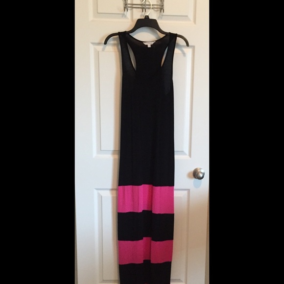 Maxi dress in black and hot pink