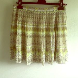 Great flowy mini skirt