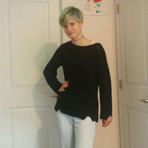 Black Pullover Knitted Sweater