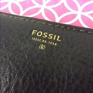 Fossil wristlet