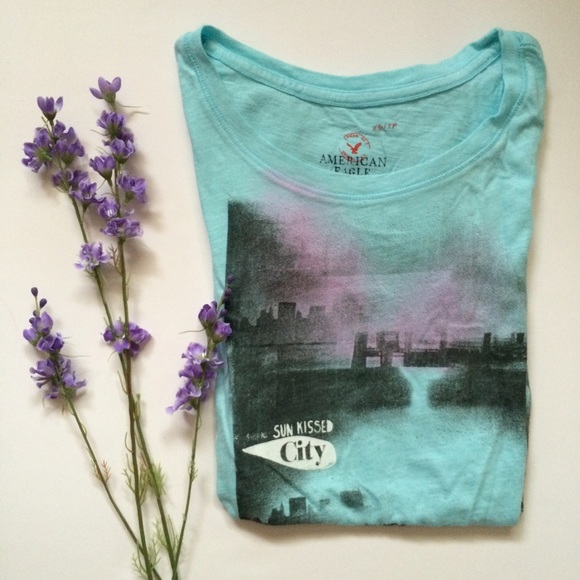 American Eagle Graphic Tee