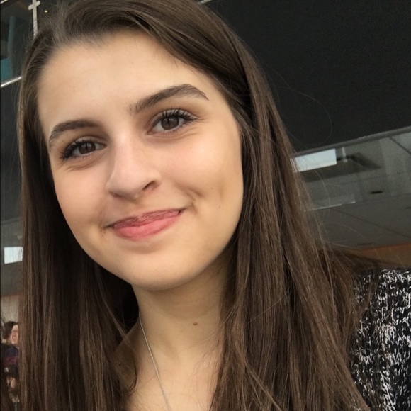 Meet your Posher, Claire