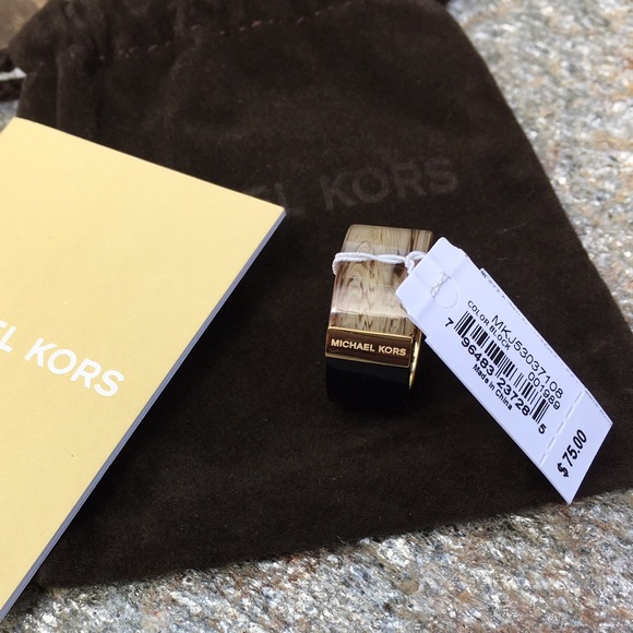 NWT $75 Gorgeous Color Block Michael Kors Ring - Picture 4 of 4