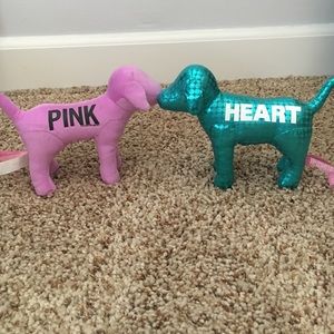 Vs Pink dogs