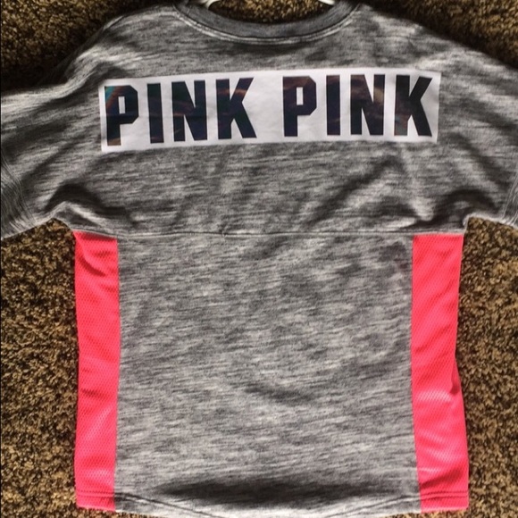 Vs PINK sweater - Picture 2 of 4